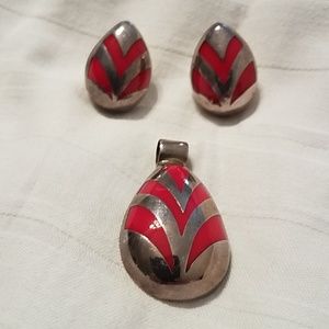 Womens earrings & pendant